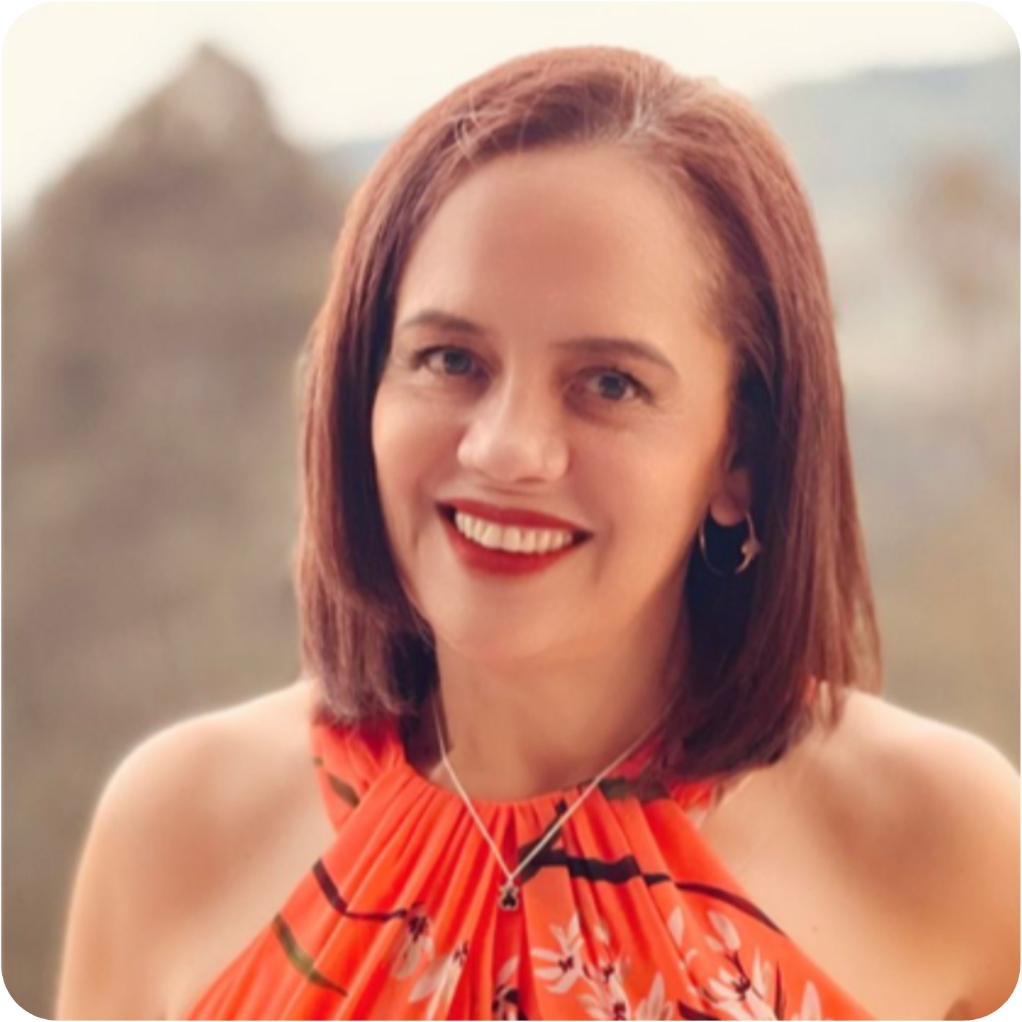 Ana Urbina - Psicóloga, Coach y Consultor en CORES